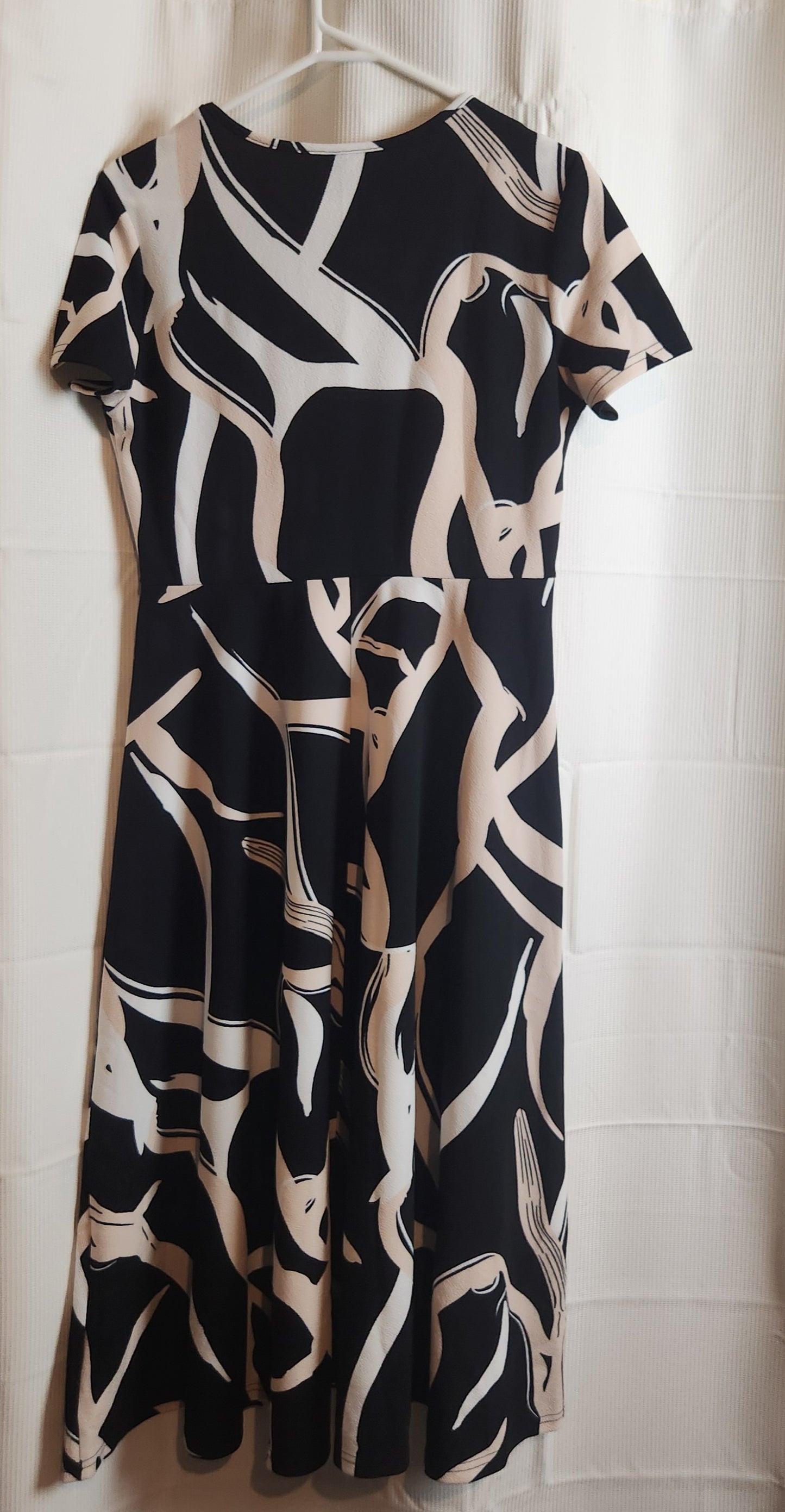 Emery Rose Black & Cream Abstract Midi Dress | Size L