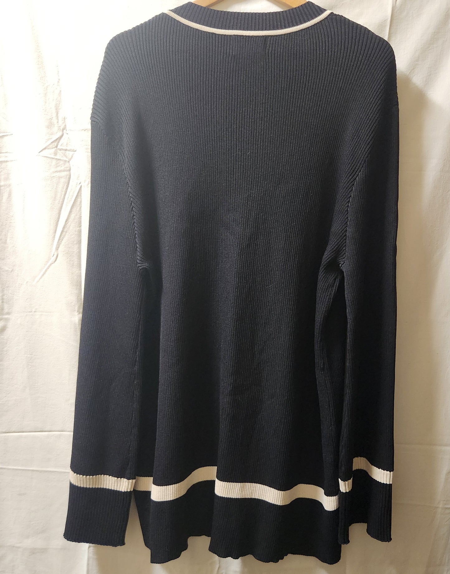 DISSH Black Ribbed V-Neck Knit Sweater | Size XL
