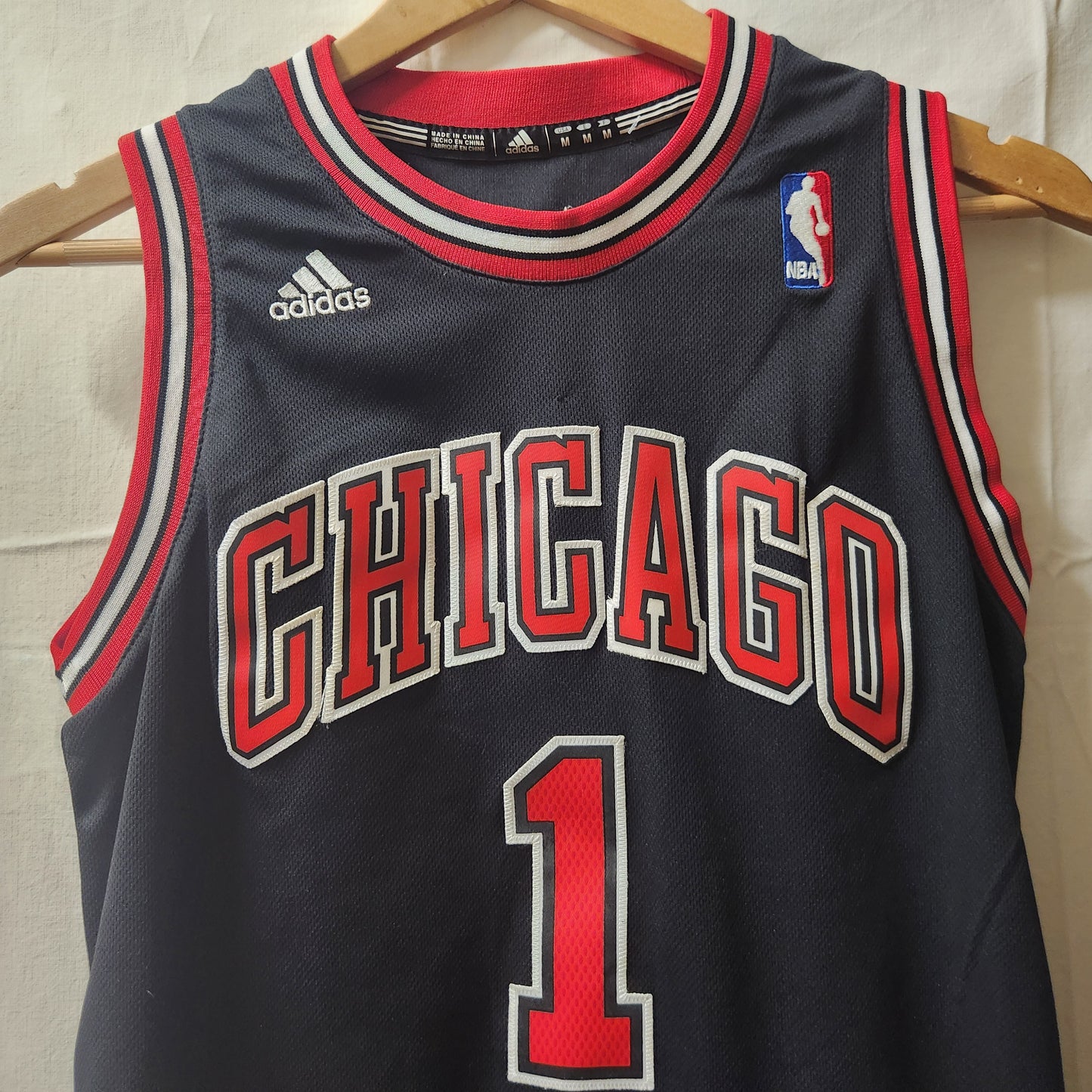 Adidas NBA Chicago Bulls Derrick Rose #1 Youth Basketball Jersey Size M Black