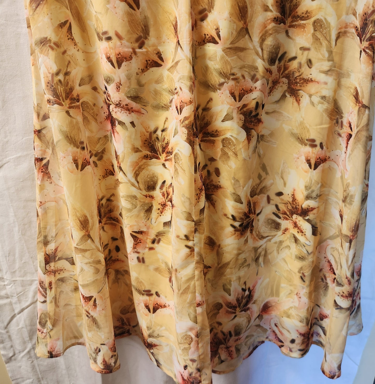European Collection Yellow Floral Midi Dress Size 42 BNWT Sleeveless Lined Elegant