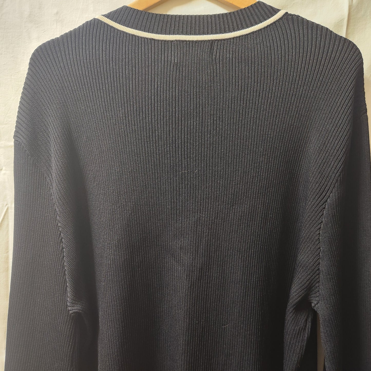 DISSH Black Ribbed V-Neck Knit Sweater | Size XL