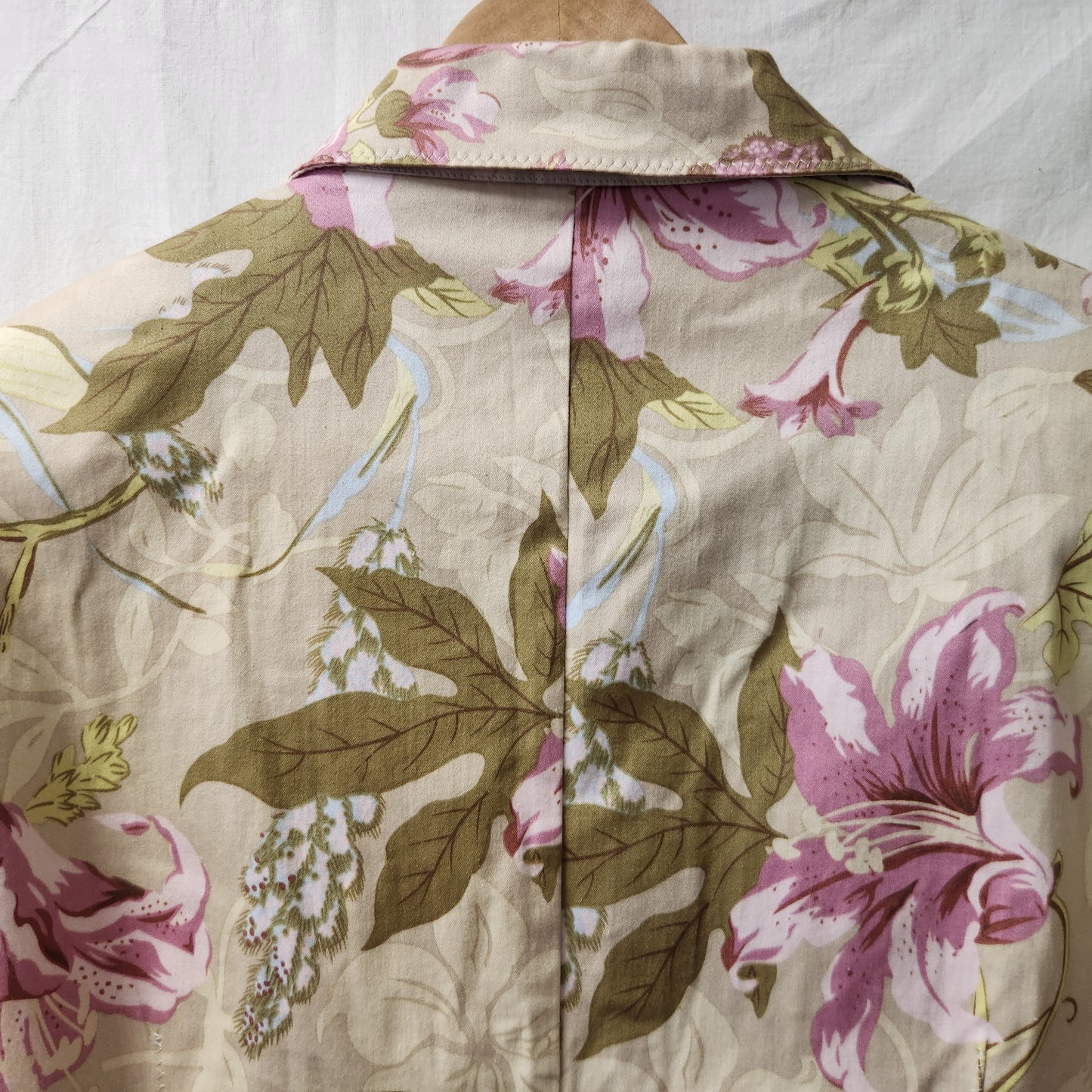 Wombat Floral 3/4 Sleeve Jacket Women's Size L NWT Beige Pink Botanical Smart Casual