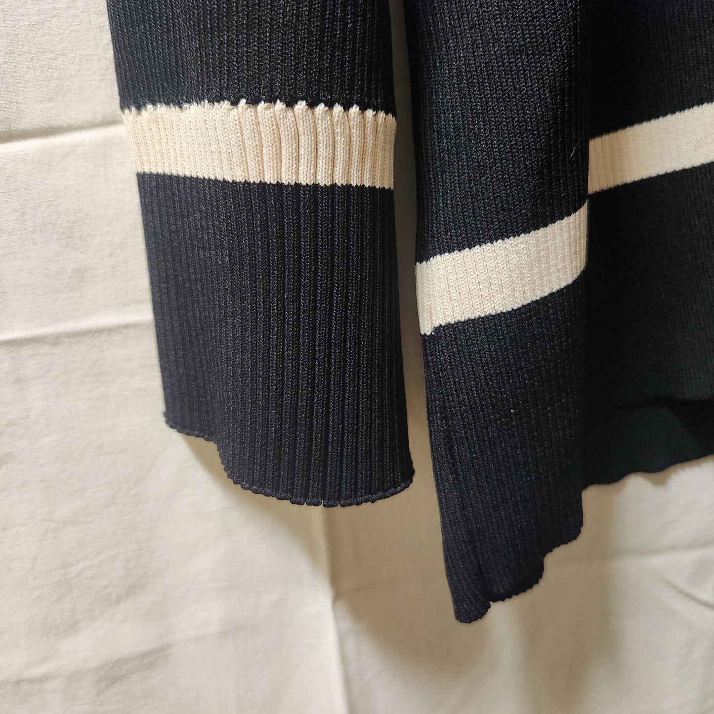 DISSH Black Ribbed V-Neck Knit Sweater | Size XL
