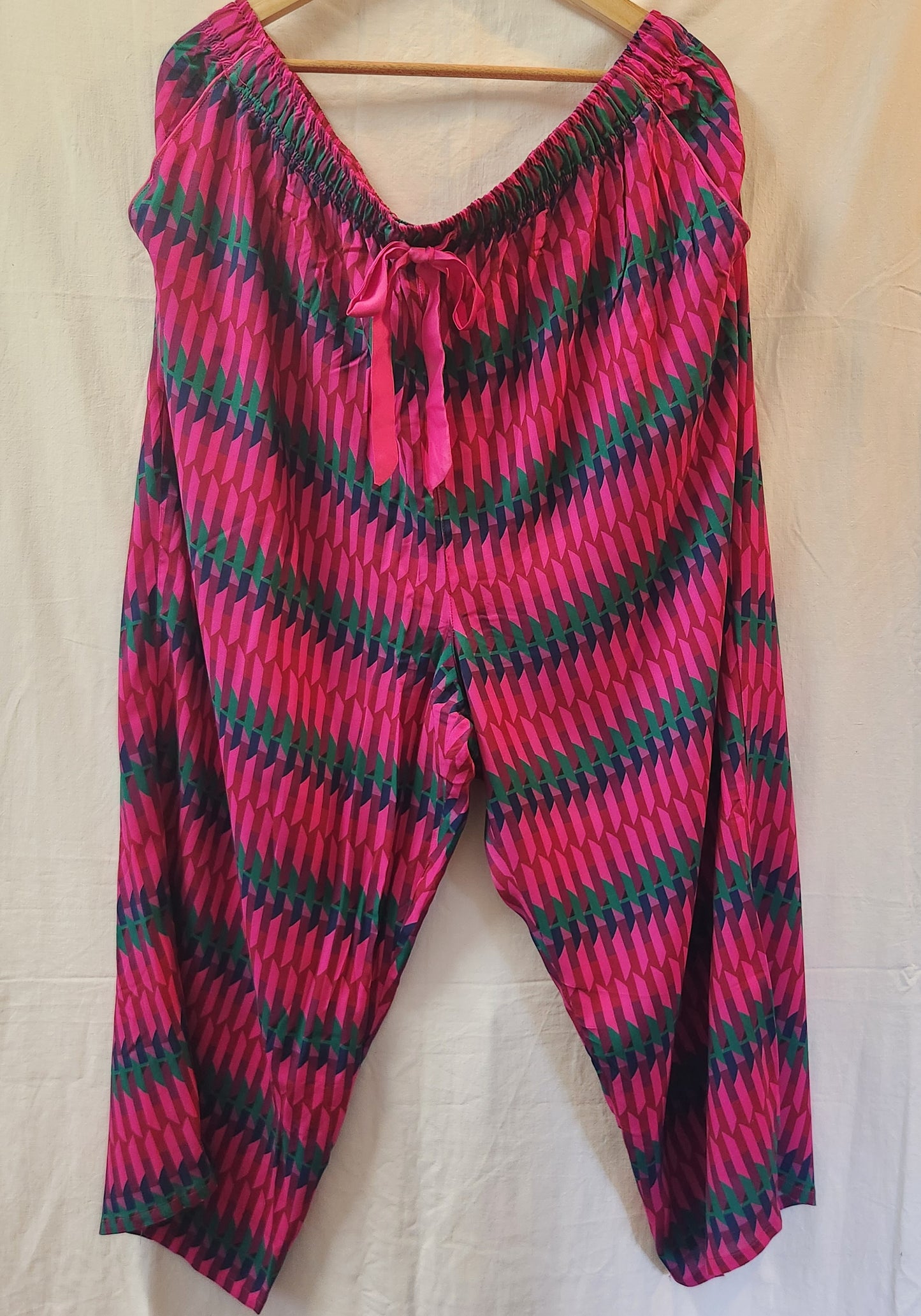 BNWT Sussan Pink Geometric Viscose Pyjama Set | BCNA Edition | XXXL