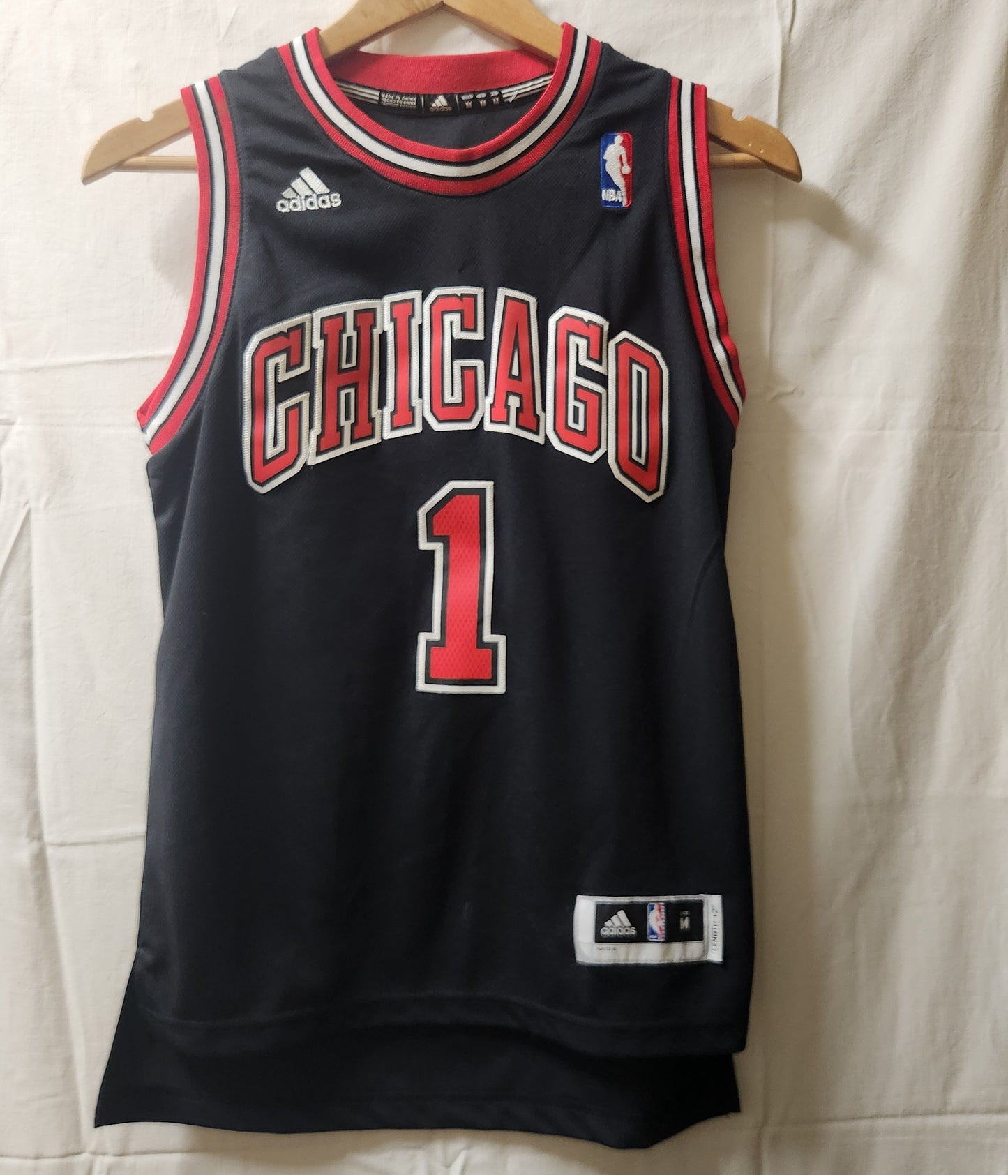 Adidas NBA Chicago Bulls Derrick Rose #1 Youth Basketball Jersey Size M Black