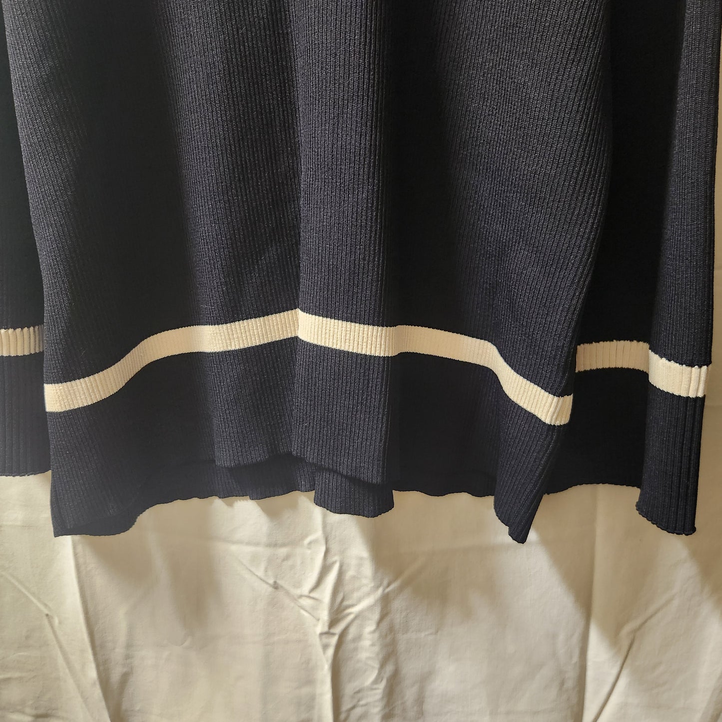 DISSH Black Ribbed V-Neck Knit Sweater | Size XL
