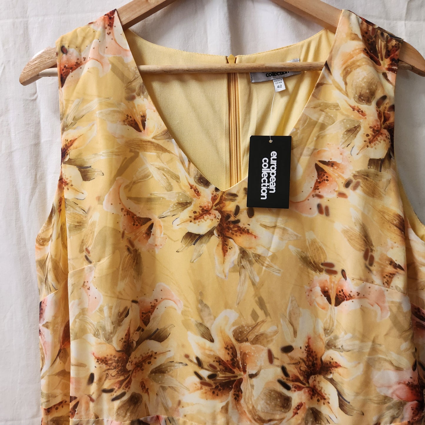 European Collection Yellow Floral Midi Dress Size 42 BNWT Sleeveless Lined Elegant