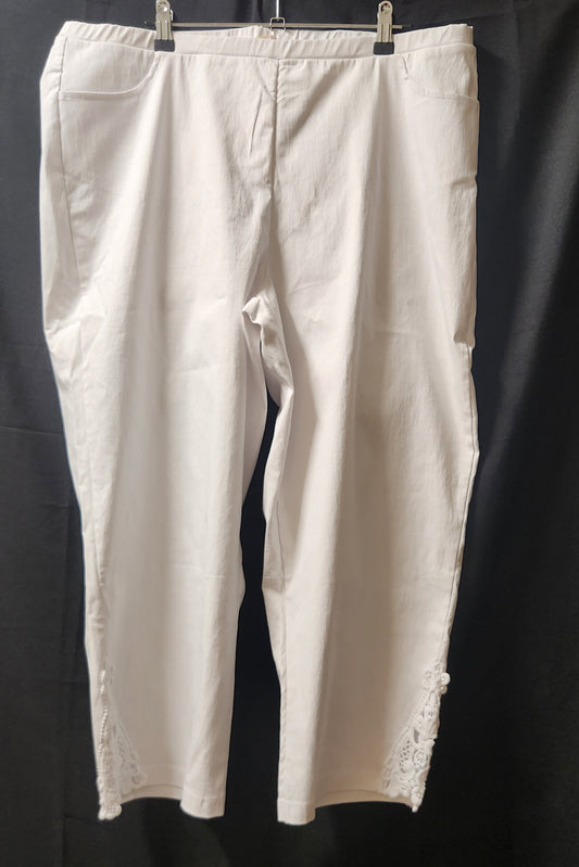 Noni B White Bengaline Cut Out Pants – Size 18 – New With Tags