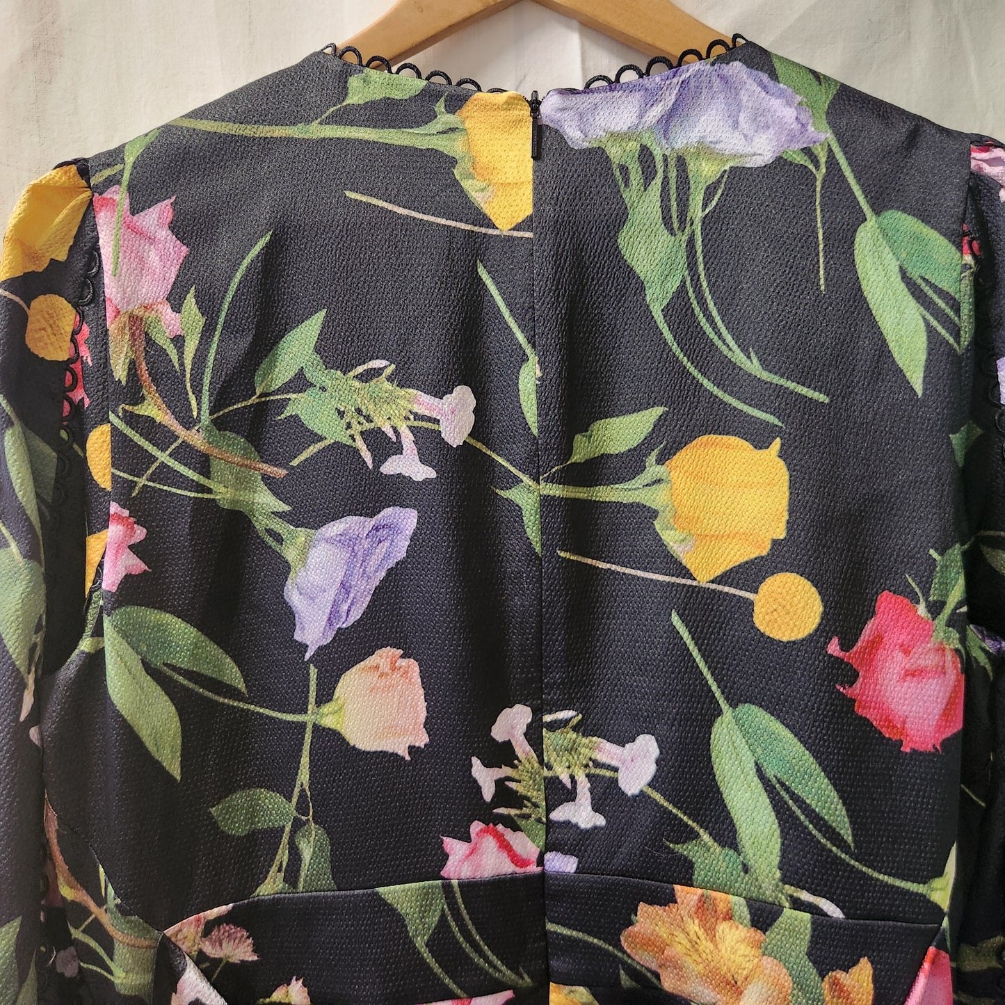 Ted Baker London Floral Midi Dress – Size 4