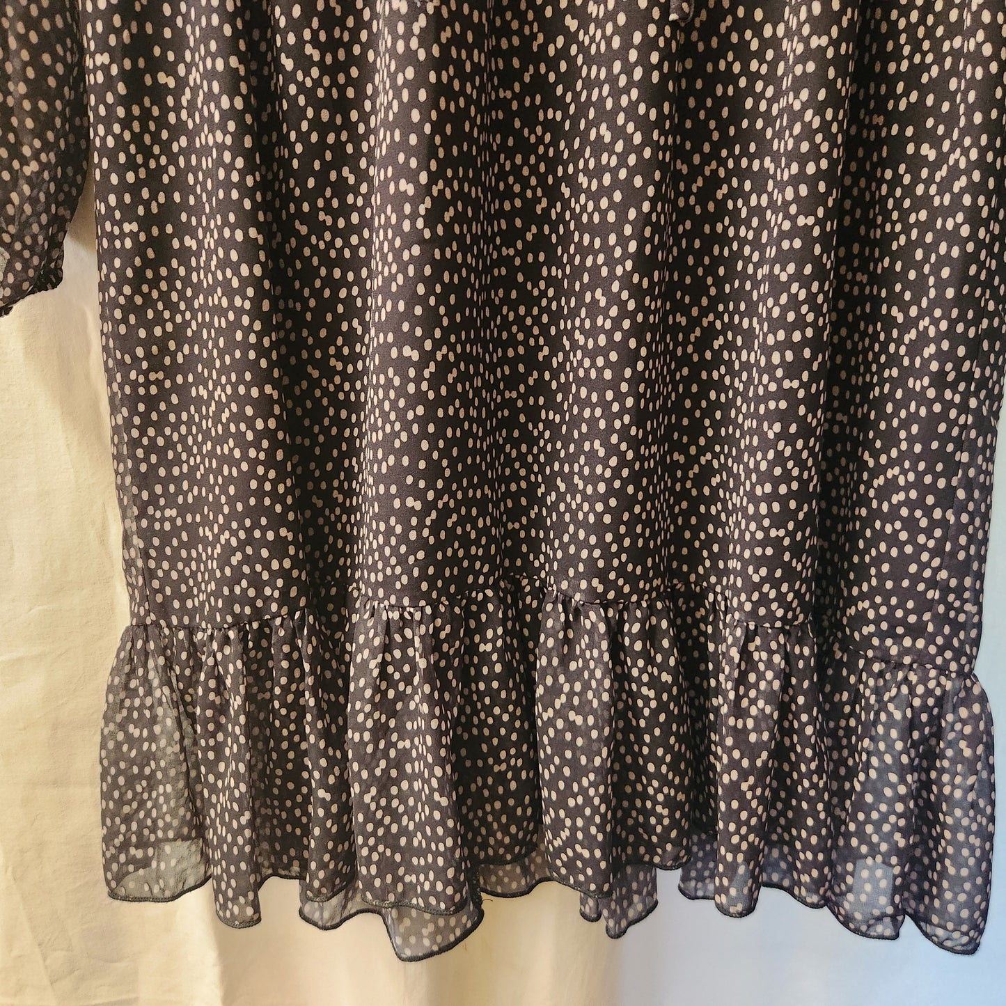 Brave + True Freya Dress BNWT Black Taupe Spot Shirred Waist Long Sleeve Size M