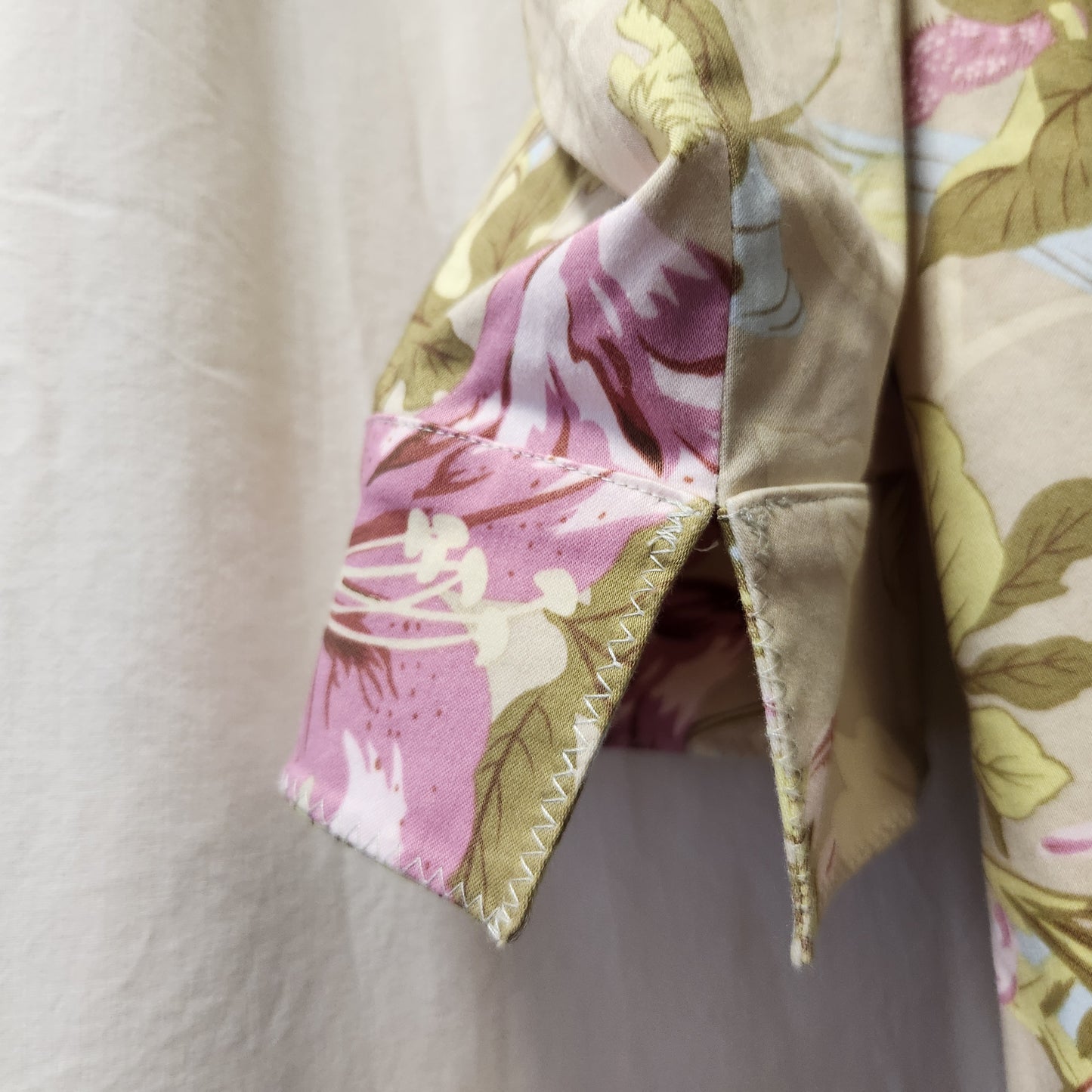 Wombat Floral 3/4 Sleeve Jacket Women's Size L NWT Beige Pink Botanical Smart Casual