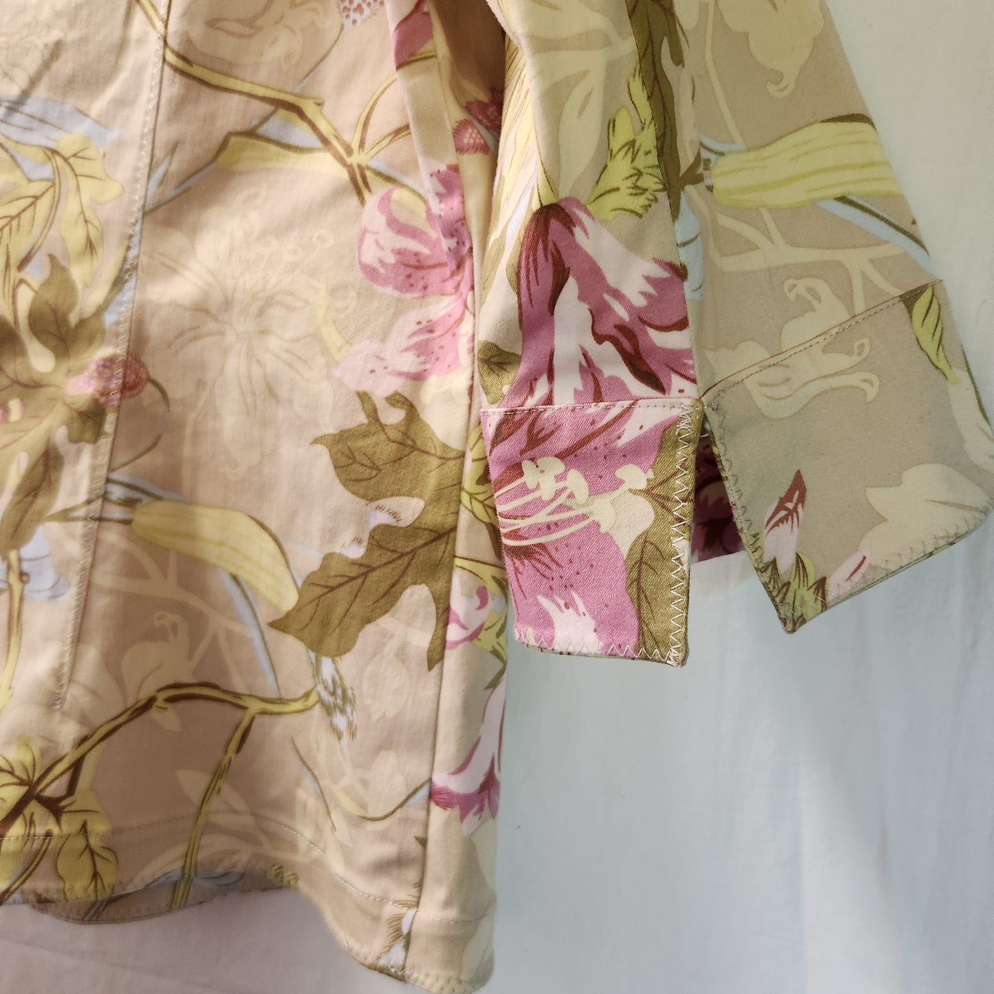 Wombat Floral 3/4 Sleeve Jacket Women's Size L NWT Beige Pink Botanical Smart Casual