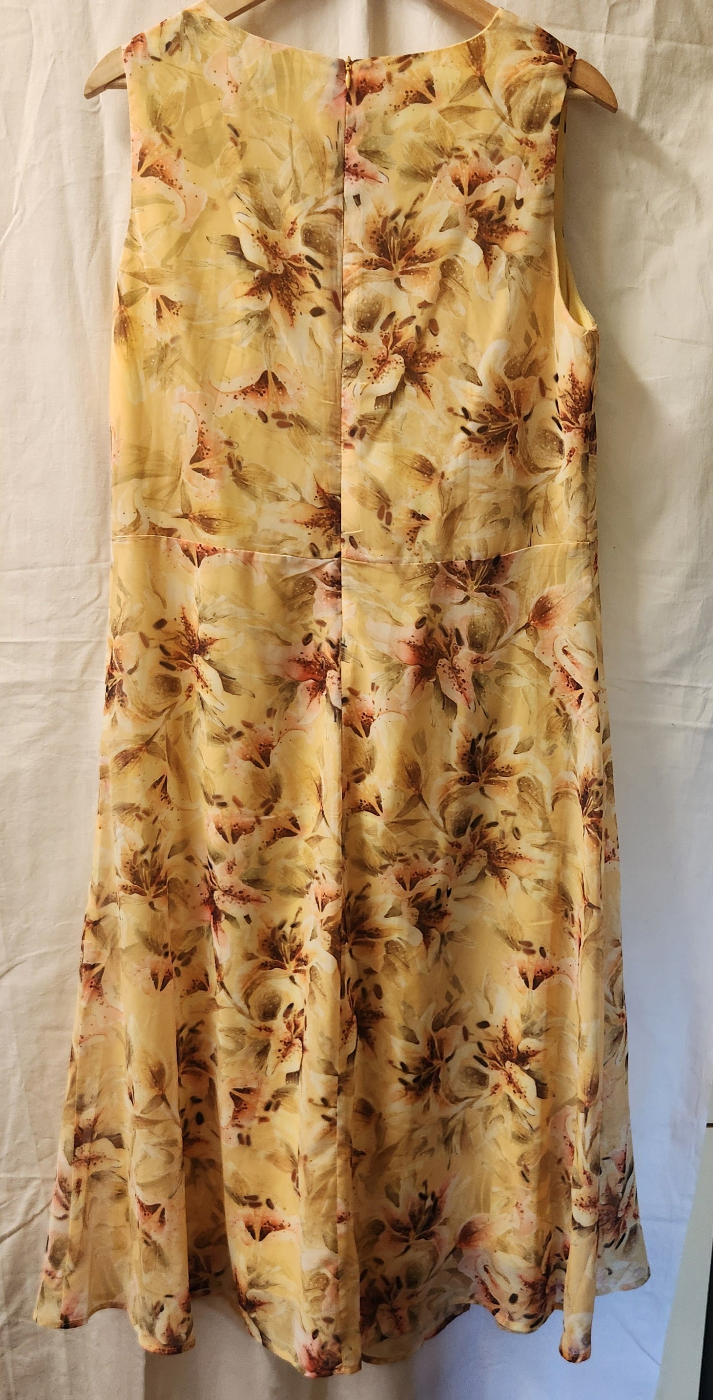 European Collection Yellow Floral Midi Dress Size 42 BNWT Sleeveless Lined Elegant