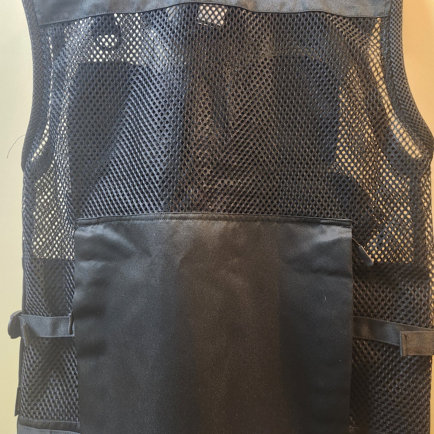 Hakuba GW-PRO RED Professional Cameraman Mesh Vest Black Size L BNWT Photography Utility Vest