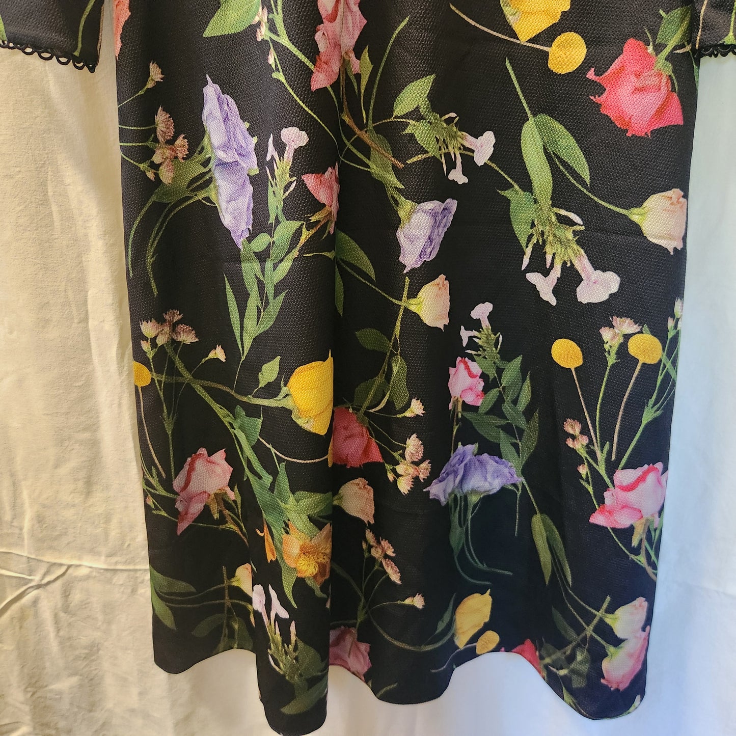 Ted Baker London Floral Midi Dress – Size 4