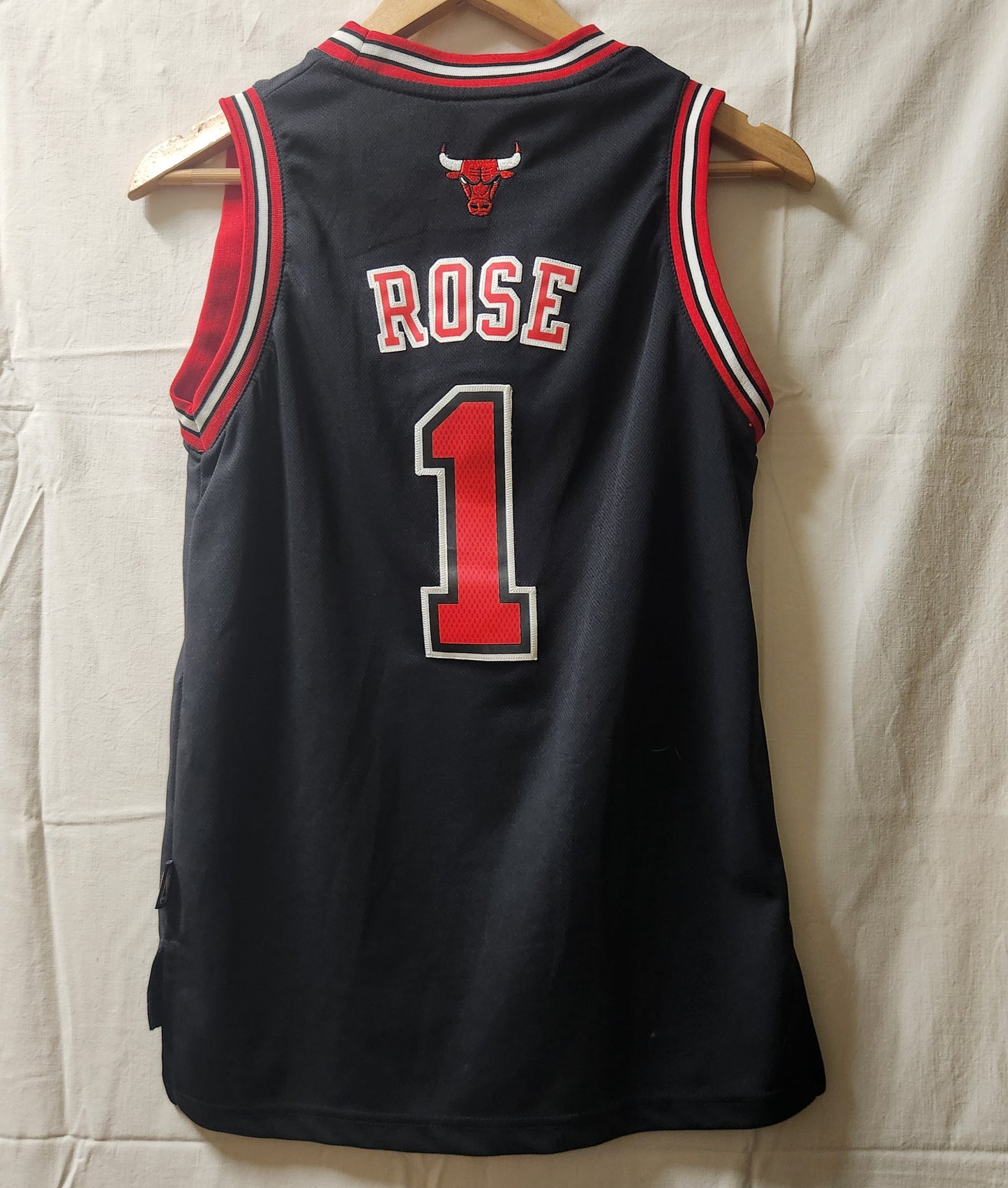 Adidas NBA Chicago Bulls Derrick Rose #1 Youth Basketball Jersey Size M Black