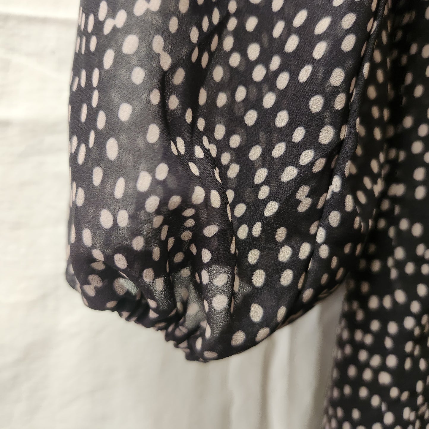 Brave + True Freya Dress BNWT Black Taupe Spot Shirred Waist Long Sleeve Size M