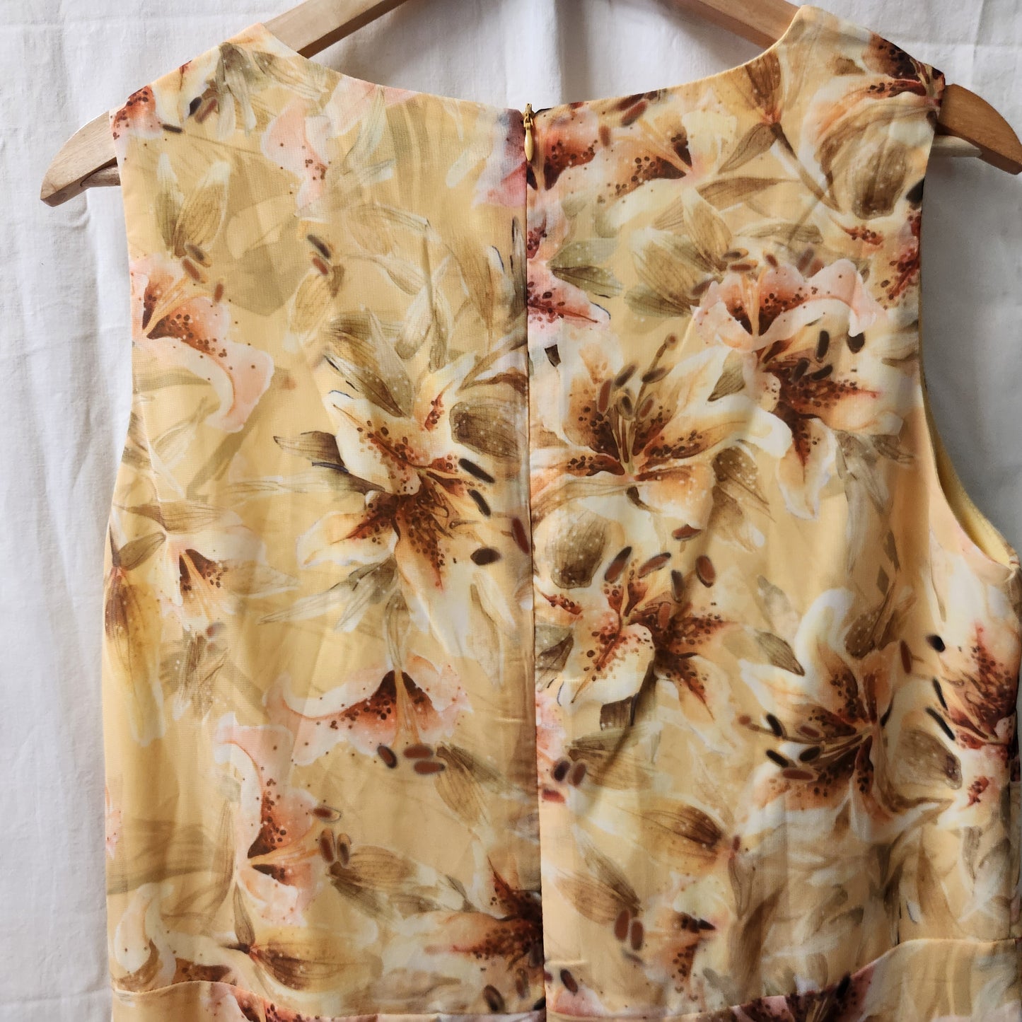 European Collection Yellow Floral Midi Dress Size 42 BNWT Sleeveless Lined Elegant