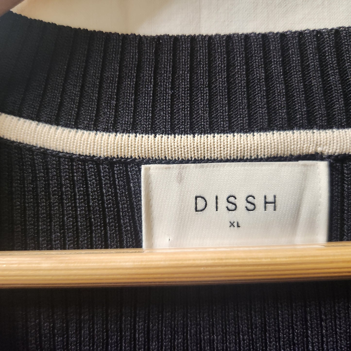 DISSH Black Ribbed V-Neck Knit Sweater | Size XL